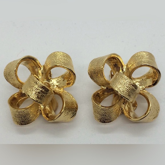 Kenneth Jay Lane Earrings Satin Gold Bow Earrings - Picture 2 of 10